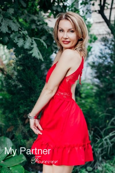 Dating Site to Meet Charming Ukrainian Woman Yuliya from Zaporozhye, Ukraine