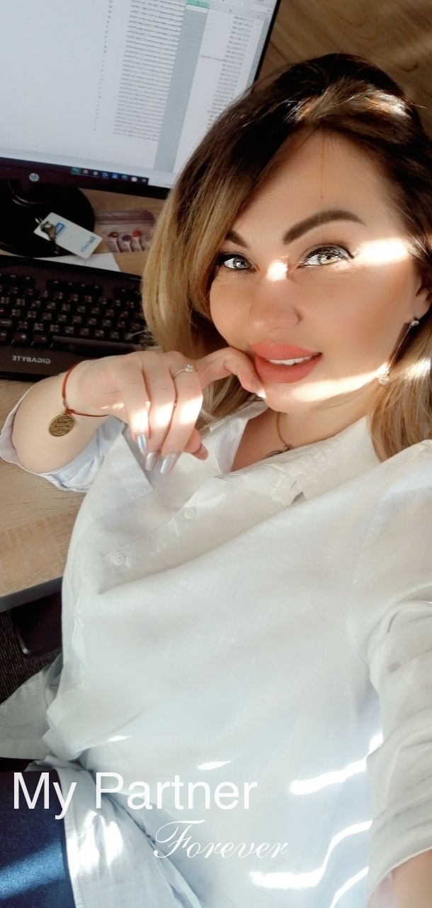 Dating Site to Meet Gorgeous Russian Lady Svetlana from Baku, Azerbaijan