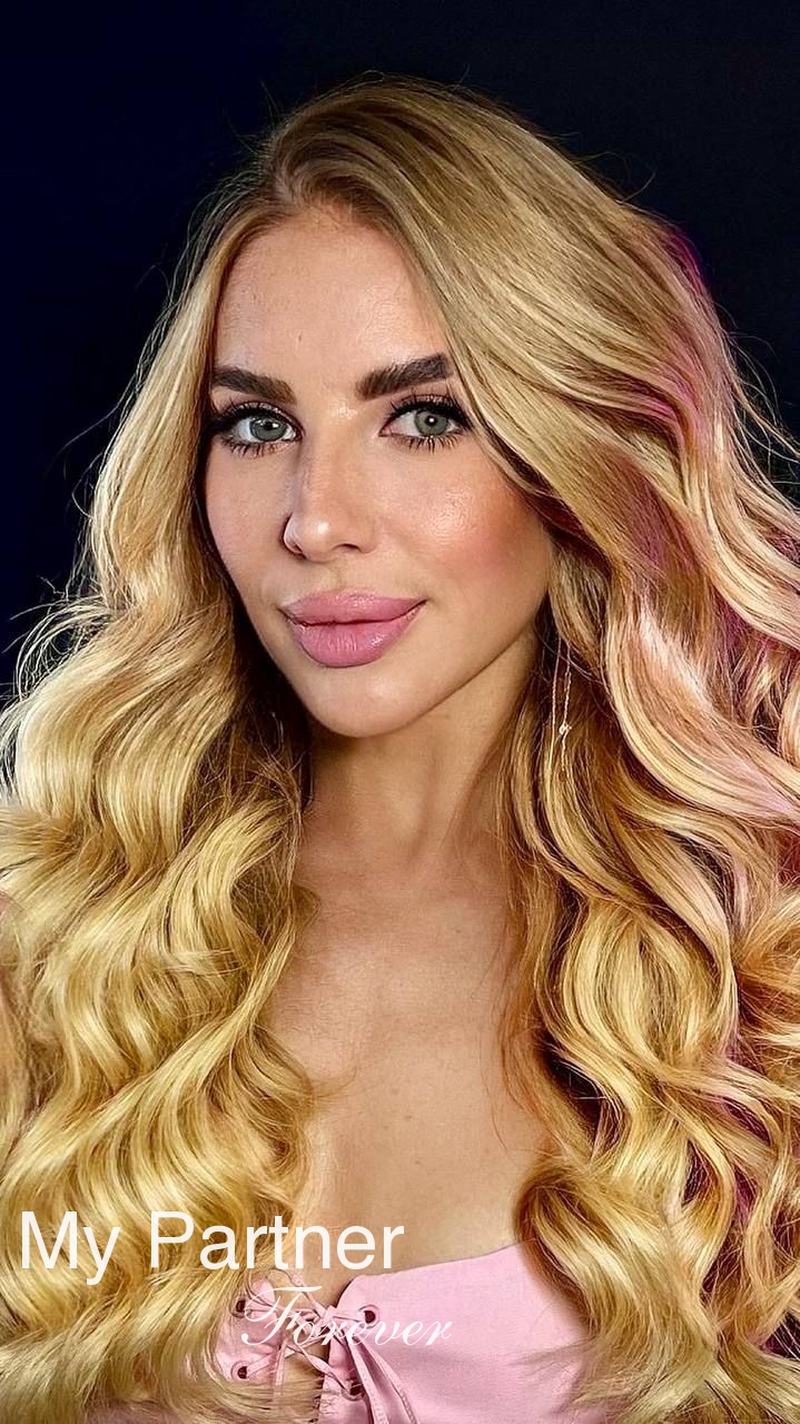 Dating Site to Meet Gorgeous Ukrainian Lady Elena from Kirovograd, Ukraine