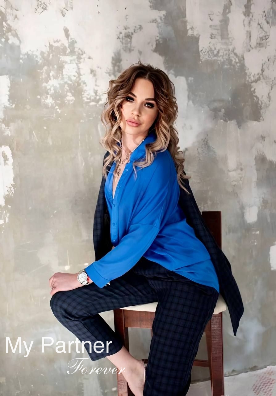 Dating Site to Meet Gorgeous Ukrainian Lady Elena from Odessa, Ukraine