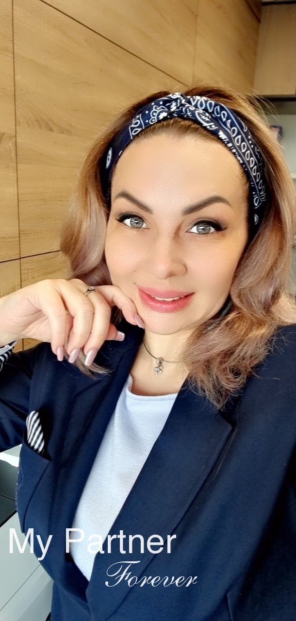 Dating Site to Meet Pretty Russian Lady Svetlana from Baku, Azerbaijan