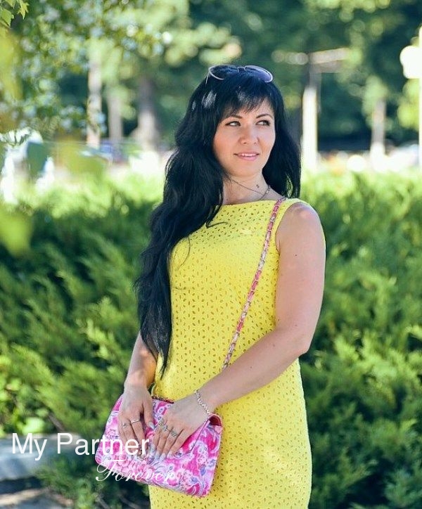 Dating Site to Meet Pretty Ukrainian Girl Lyudmila from Vinnitsa, Ukraine
