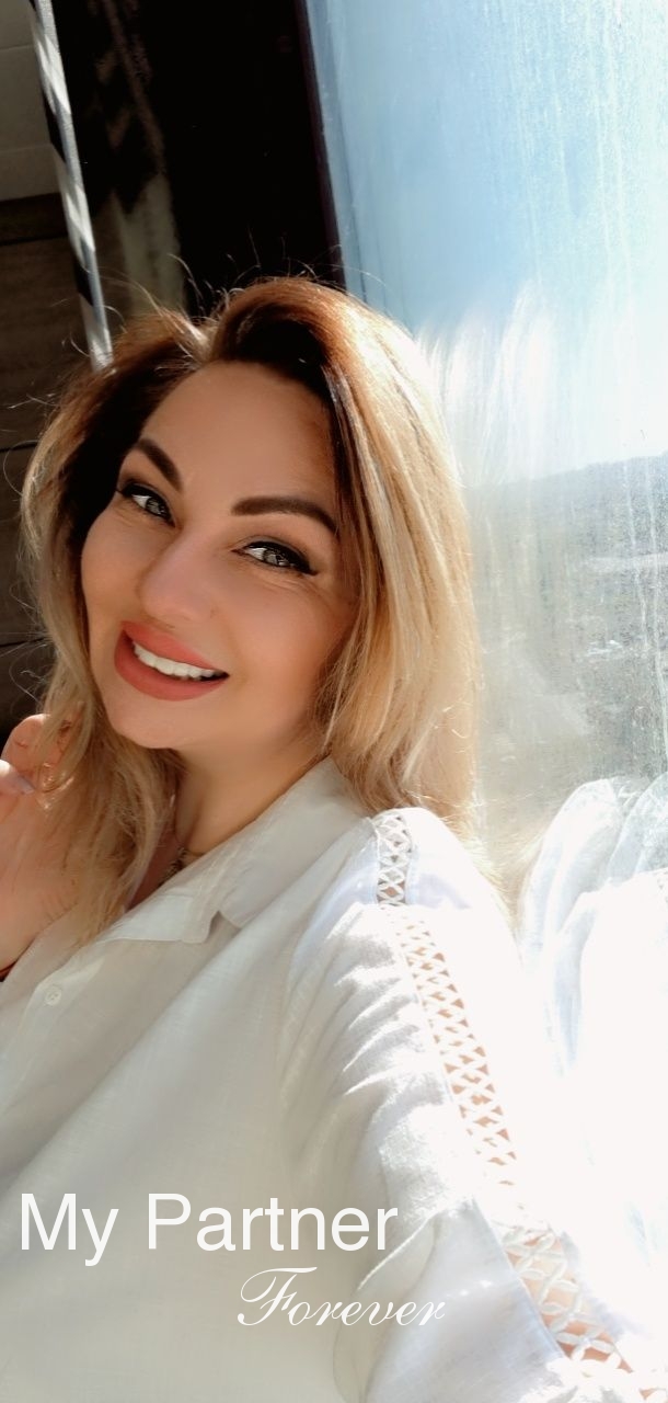 Dating Site to Meet Sexy Russian Lady Svetlana from Baku, Azerbaijan