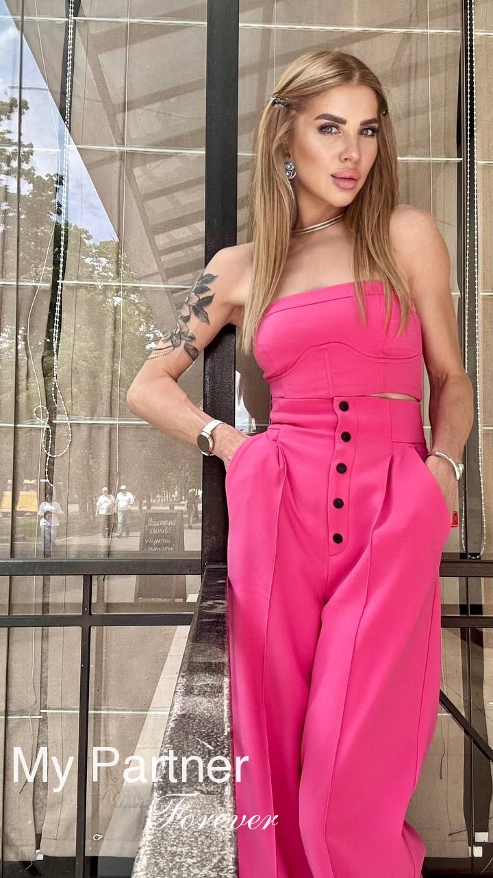 Dating Site to Meet Sexy Ukrainian Lady Elena from Kirovograd, Ukraine