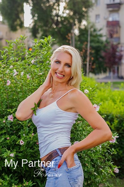 Dating Site to Meet Sexy Ukrainian Lady Oksana from Zaporozhye, Ukraine