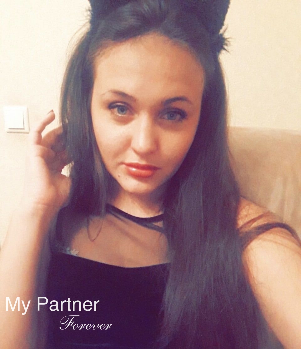Dating Site to Meet Sexy Ukrainian Woman Ekaterina from Nikolaev, Ukraine