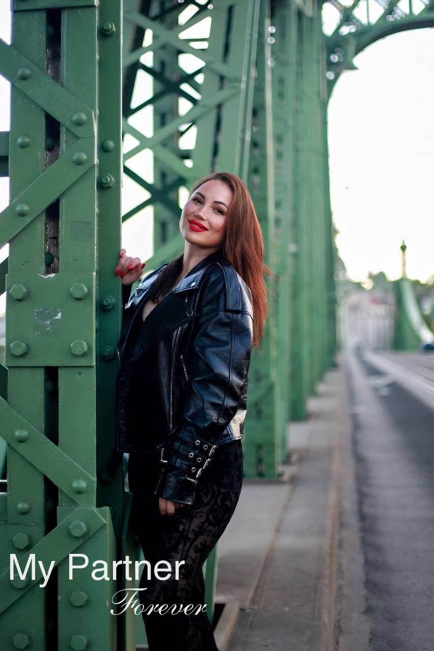 Dating Site to Meet Single Ukrainian Lady Yuliya from Odessa, Ukraine