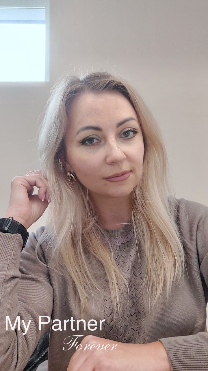 Dating Site to Meet Stunning Ukrainian Lady Marina from Kharkov, Ukraine