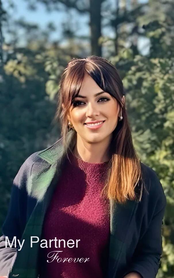 Dating Site to Meet Stunning Ukrainian Woman Anna from Kiev, Ukraine