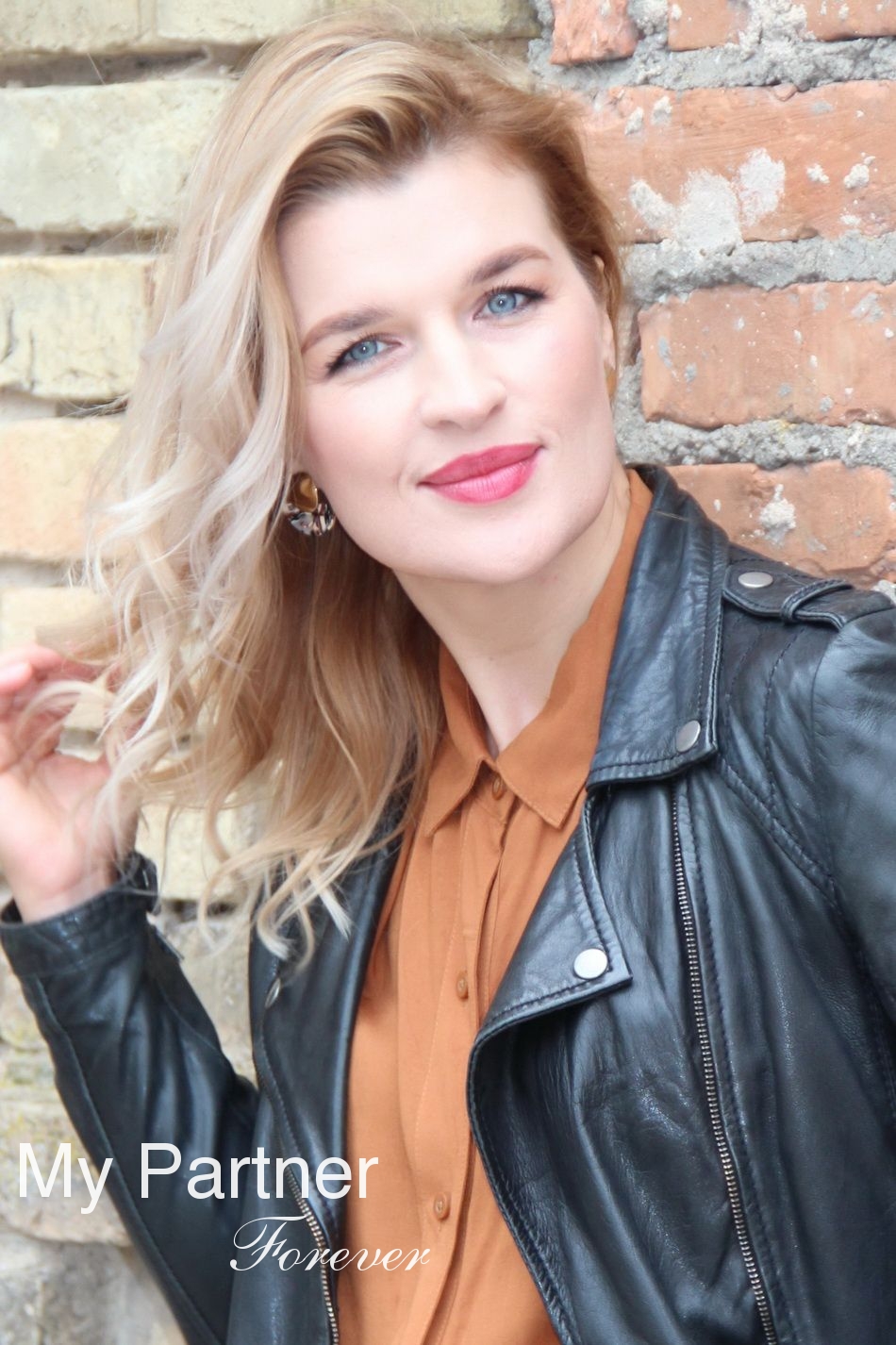 Dating with Beautiful Belarusian Woman Zhanna from Grodno, Belarus
