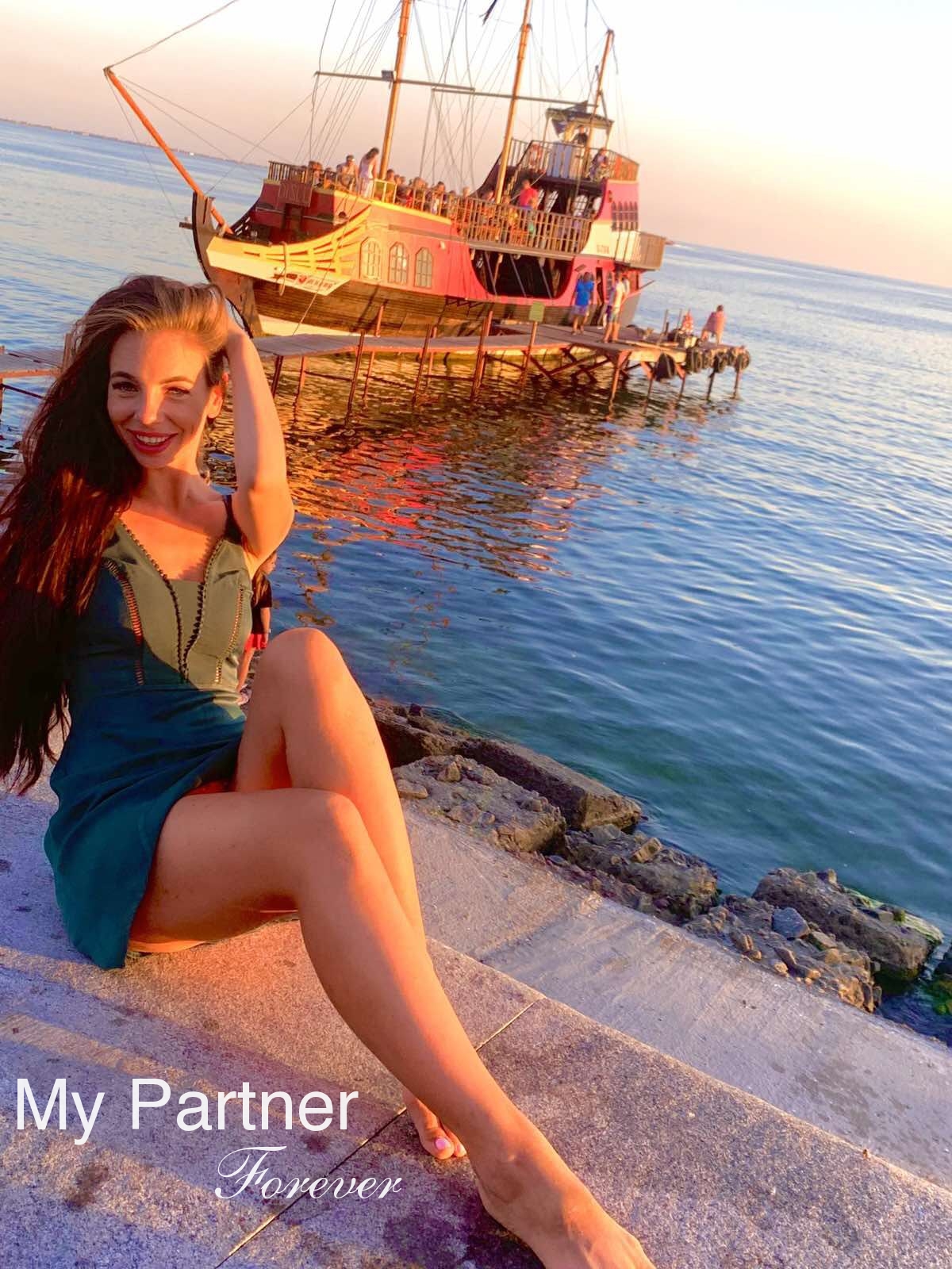 Dating with Beautiful Ukrainian Girl Marina from Poltava, Ukraine