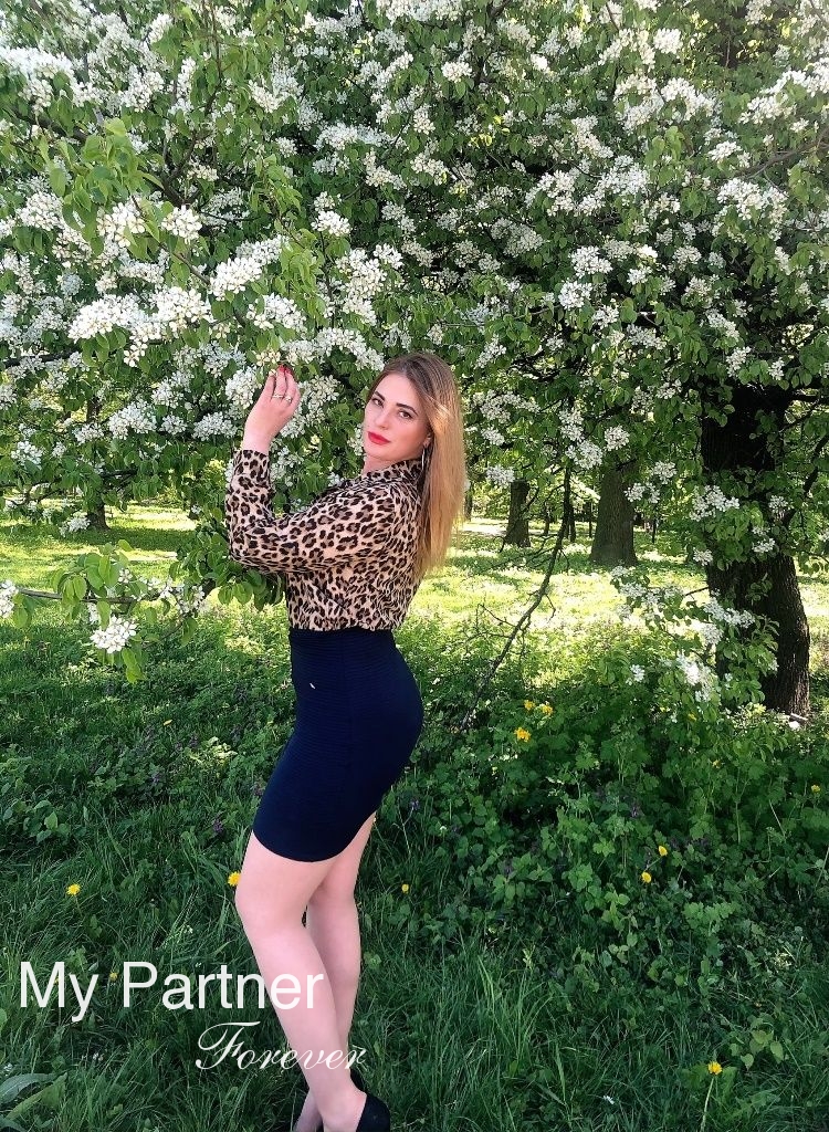 Dating with Beautiful Ukrainian Woman Nataliya from Vinnitsa, Ukraine