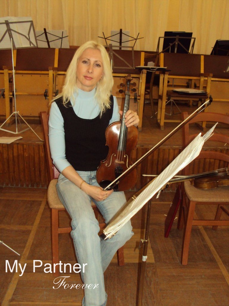 Dating with Charming Russian Woman Natalya from Almaty, Kazakhstan