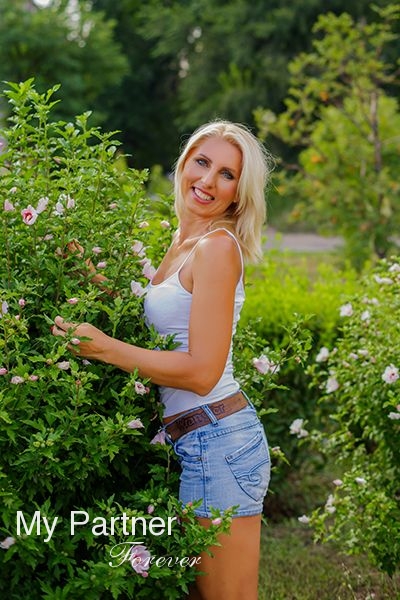 Dating with Charming Ukrainian Lady Oksana from Zaporozhye, Ukraine
