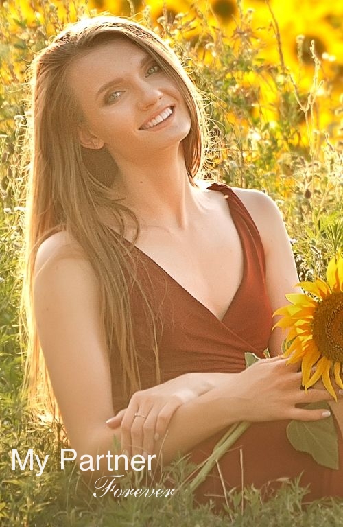 Dating with Charming Ukrainian Woman Aleksandra from Zaporozhye, Ukraine