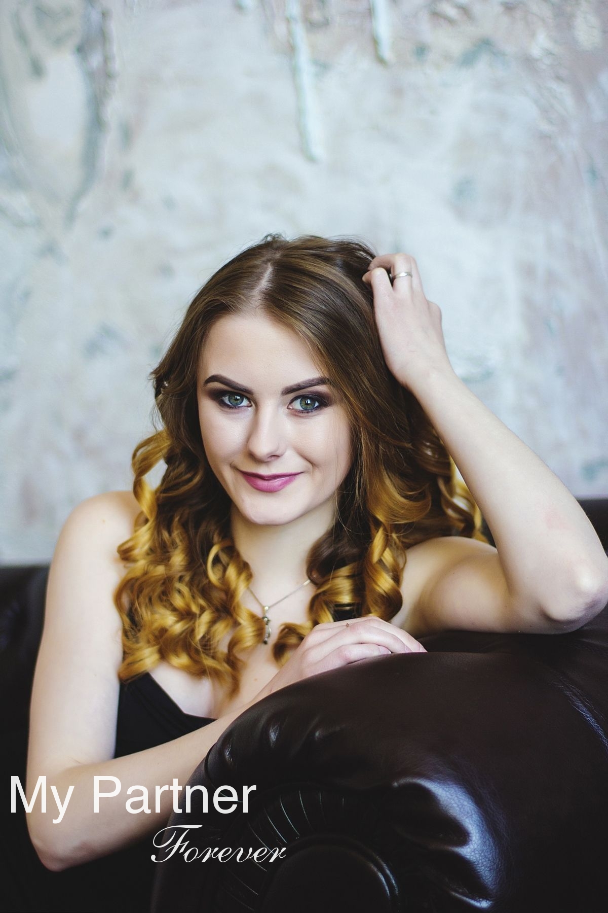 Dating with Gorgeous Ukrainian Girl Oksana from Kiev, Ukraine