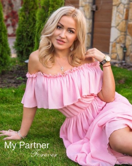 Dating with Gorgeous Ukrainian Girl Viktoriya from Vinnitsa, Ukraine