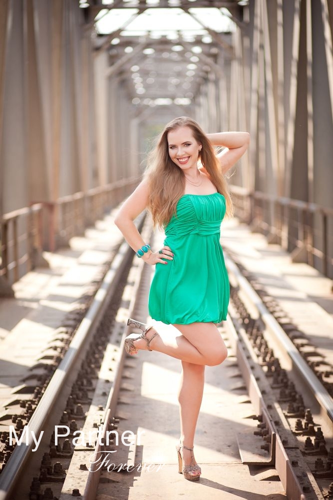 Dating with Pretty Ukrainian Woman Alina from Poltava, Ukraine