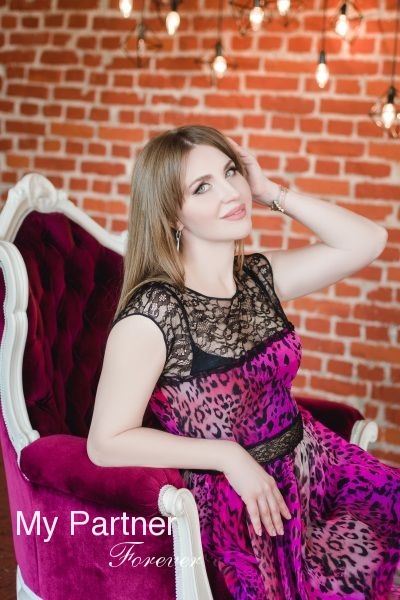 Dating with Pretty Ukrainian Woman Lina from Zaporozhye, Ukraine