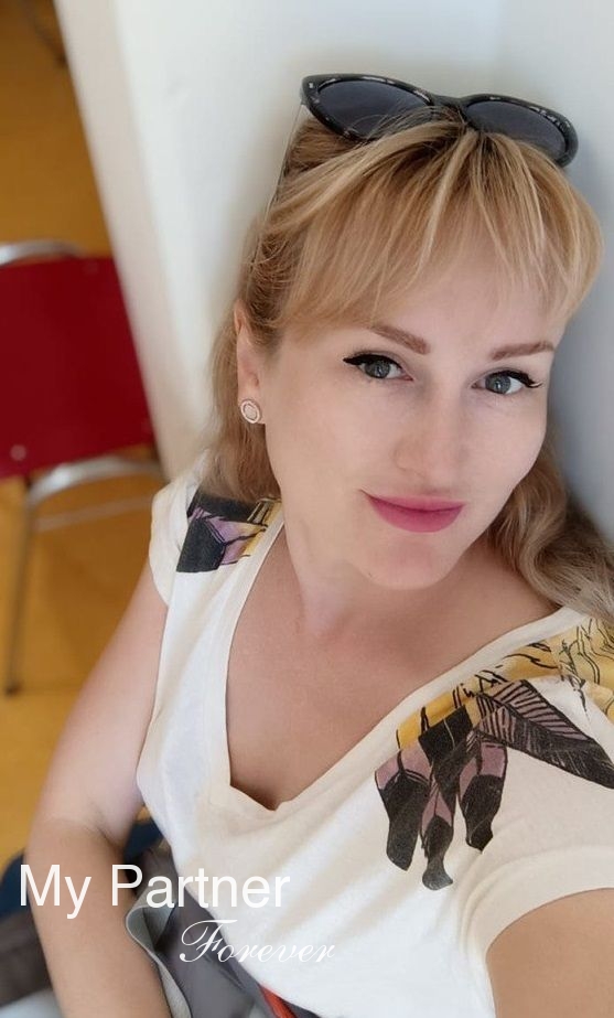 Dating with Sexy Ukrainian Lady Anastasiya from Kiev, Ukraine