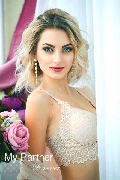 Dating with Sexy Ukrainian Woman Marina from Sumy, Ukraine