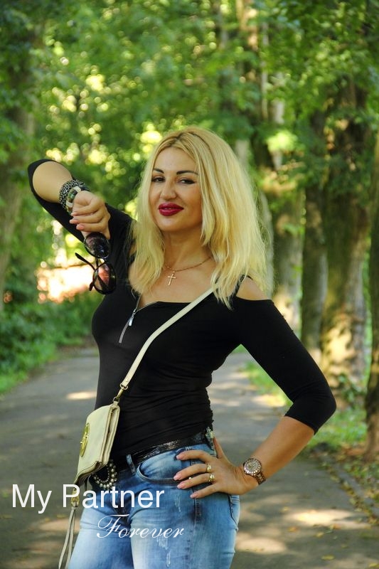 Dating with Single Ukrainian Girl Viktoriya from Vinnitsa, Ukraine