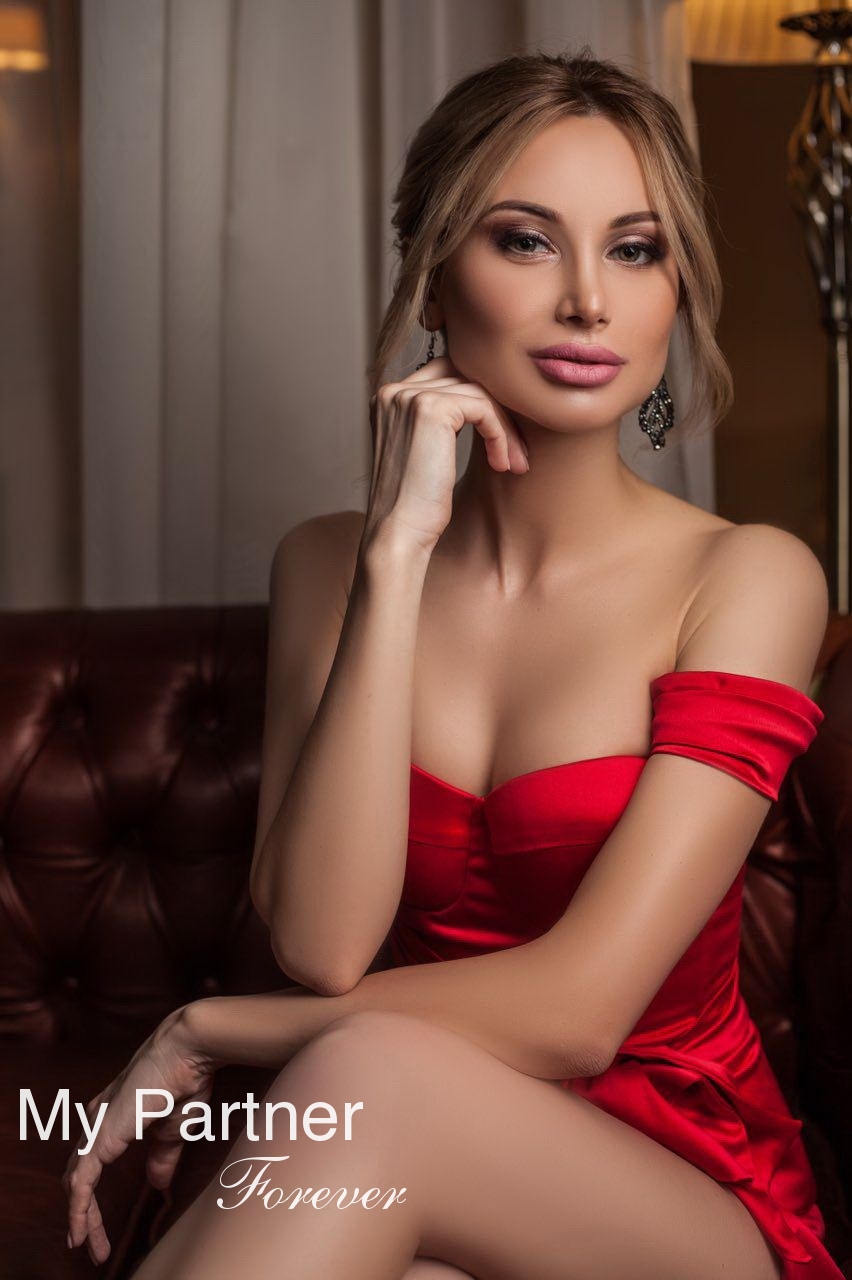 Dating with Single Ukrainian Lady Evgeniya from Kharkov, Ukraine
