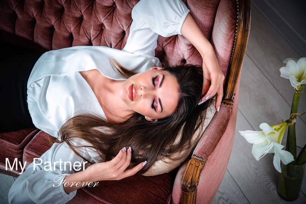 Dating with Stunning Ukrainian Lady Elizaveta from Vinnitsa, Ukraine