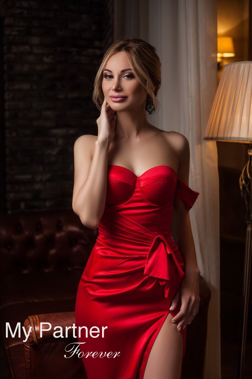 Dating with Stunning Ukrainian Lady Evgeniya from Kharkov, Ukraine
