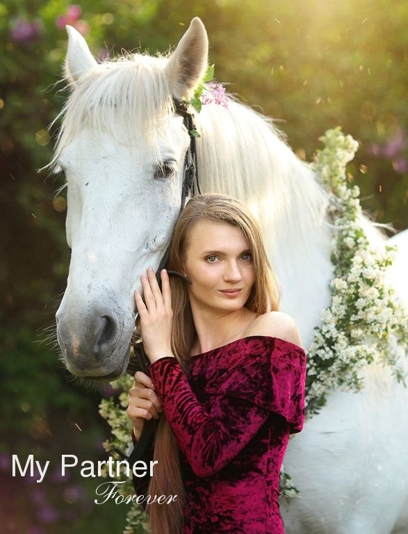 Dating with Stunning Ukrainian Woman Aleksandra from Zaporozhye, Ukraine