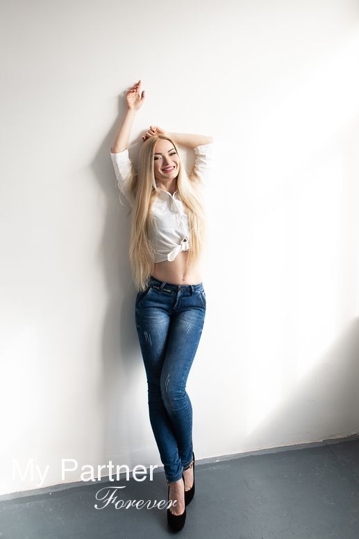 Dating with Ukrainian Woman Lyubov from Poltava, Ukraine