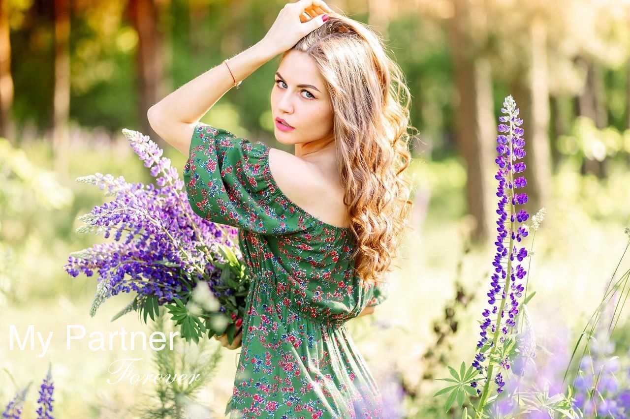Datingsite to Meet Beautiful Ukrainian Girl Oksana from Chernigov, Ukraine