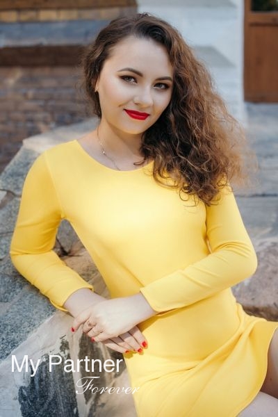 Datingsite to Meet Beautiful Ukrainian Woman Alina from Zaporozhye, Ukraine
