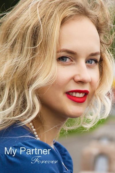 Datingsite to Meet Charming Russian Lady Emilia from Almaty, Kazakhstan