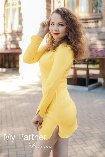 Datingsite to Meet Charming Ukrainian Woman Alina from Zaporozhye, Ukraine