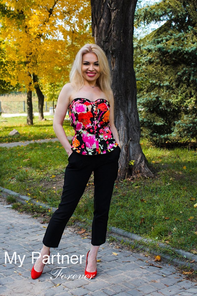 Datingsite to Meet Charming Ukrainian Woman Ella from Krivoj Rog, Ukraine