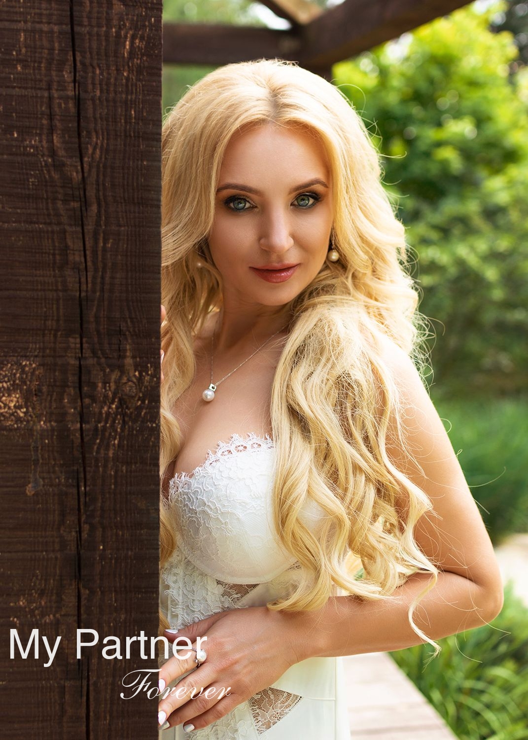Datingsite to Meet Gorgeous Ukrainian Girl Yuliya from Kiev, Ukraine