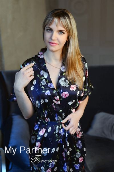 Datingsite to Meet Pretty Ukrainian Girl Lyudmila from Sumy, Ukraine