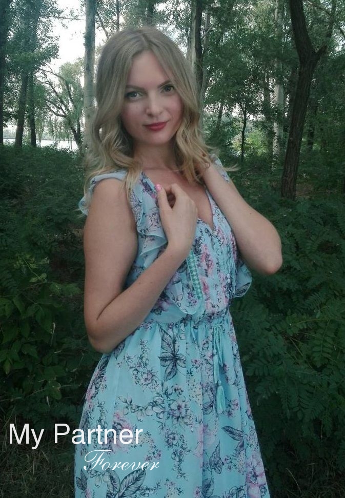 Datingsite to Meet Pretty Ukrainian Lady Elena from Dniepropetrovsk, Ukraine