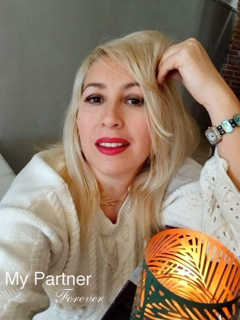 Datingsite to Meet Single Ukrainian Girl Svetlana from Vinnitsa, Ukraine