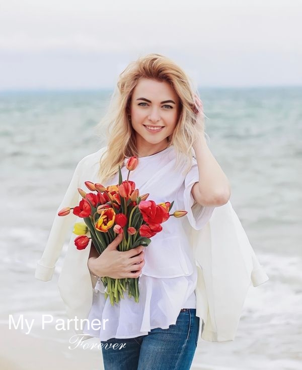 Datingsite to Meet Stunning Ukrainian Girl Alyona from Dniepropetrovsk, Ukraine