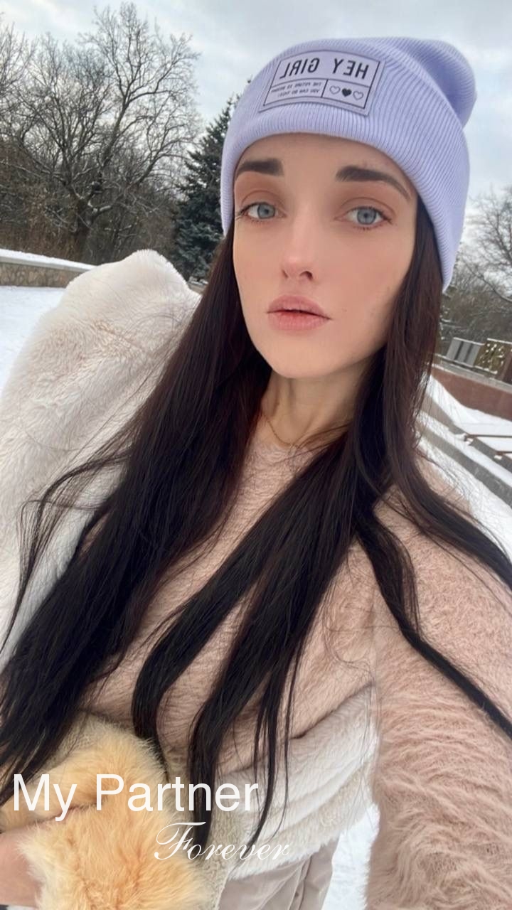 Datingsite to Meet Stunning Ukrainian Girl Viktoriya from Donetsk, Ukraine