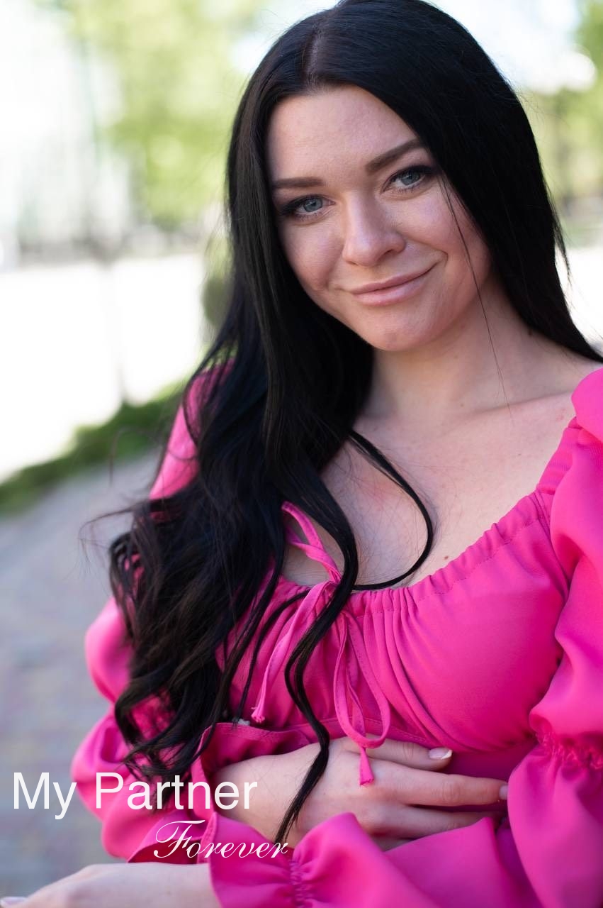 Datingsite to Meet Stunning Ukrainian Woman Olga from Poltava, Ukraine