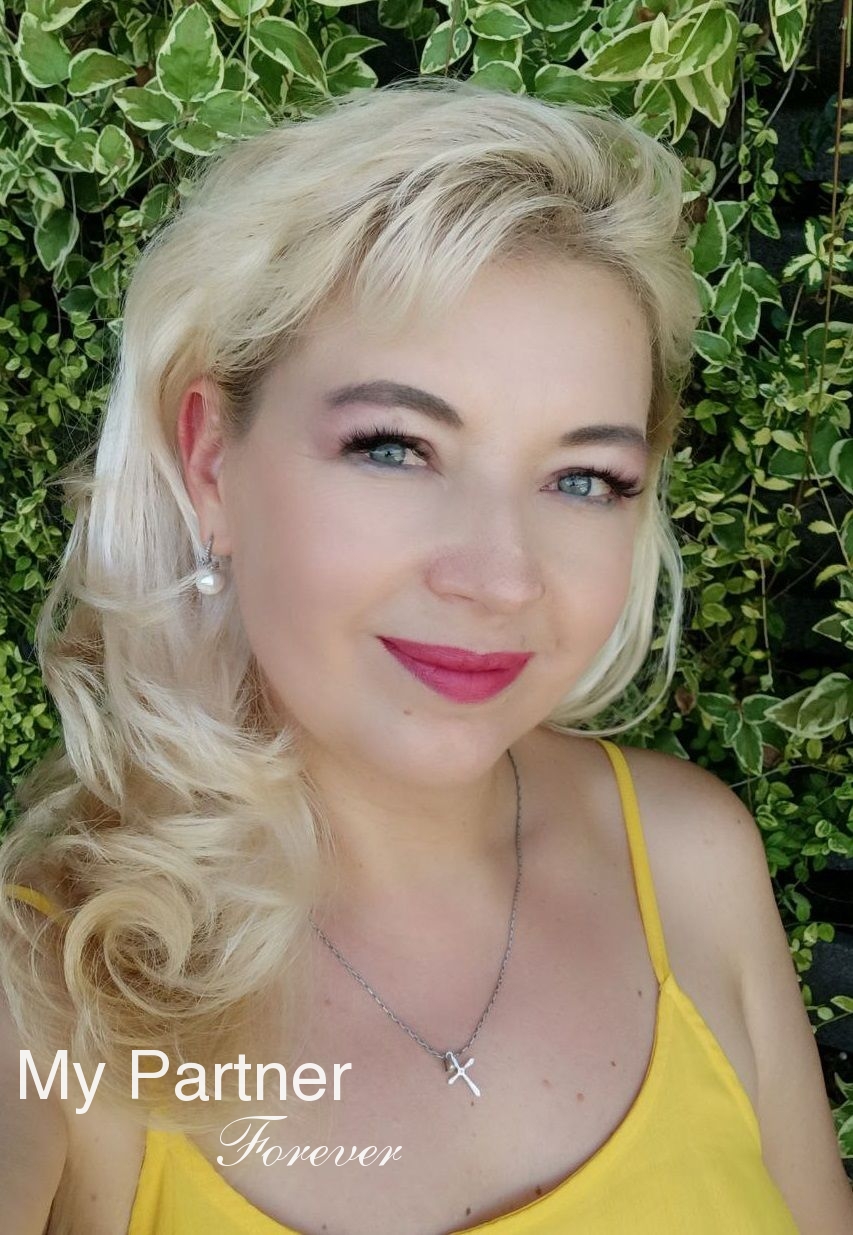 Meet Beautiful Ukrainian Girl Viktoriya from Rovno, Ukraine
