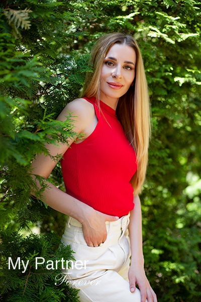 Meet Beautiful Ukrainian Lady Ekaterina from Zaporozhye, Ukraine