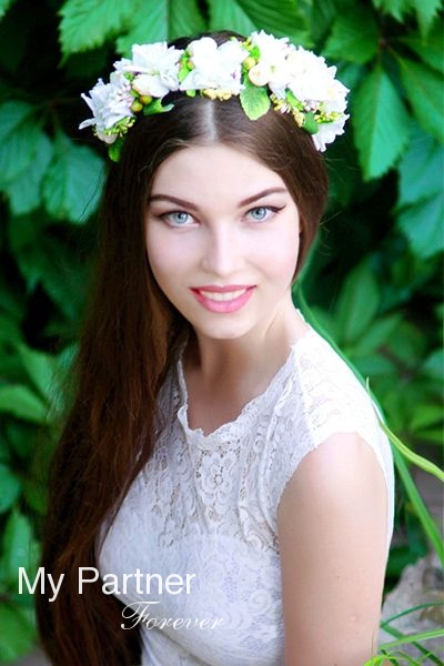 Meet Single Ukrainian Girl Yaroslava from Sumy, Ukraine