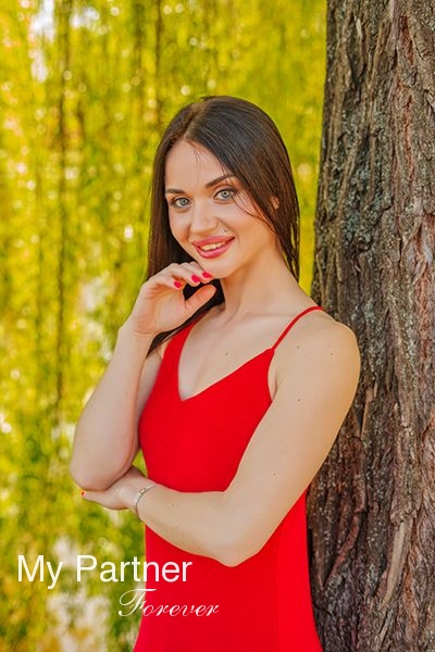 Online Dating with Beautiful Ukrainian Girl Nataliya from Zaporozhye, Ukraine
