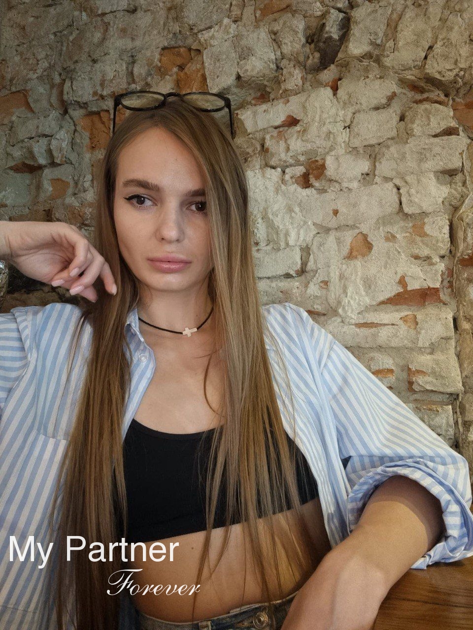 Online Dating with Charming Ukrainian Girl Yana from Lvov, Ukraine