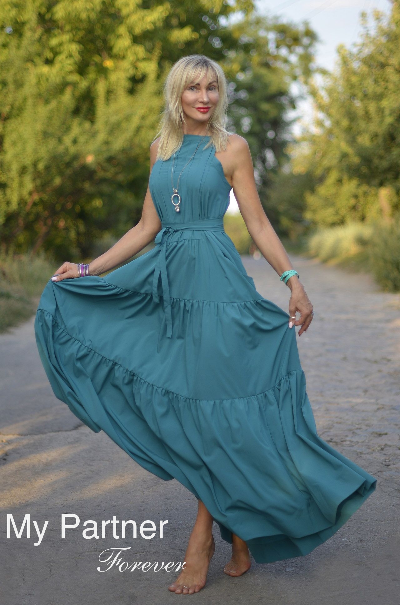 Online Dating with Charming Ukrainian Woman Anna from Kharkov, Ukraine