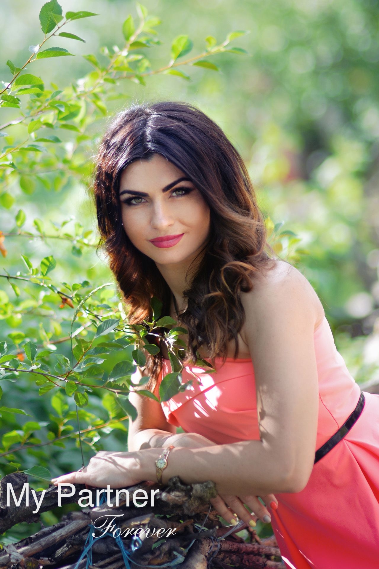 Online Dating with Gorgeous Ukrainian Girl Nadezhda from Kharkov, Ukraine